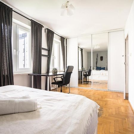 Oomph Warsaw Central 3-Bedroom Flat Экстерьер фото